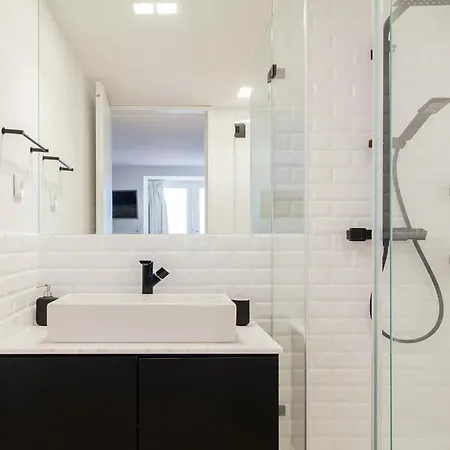 Plum Guide - Stripe Alley Apartment *